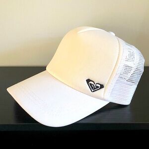 Roxy womens mesh SnapBack - White